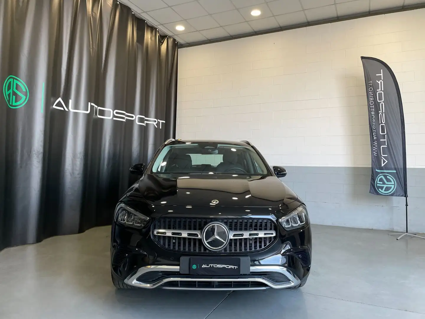 Mercedes-Benz GLA 180 GLA 180 Automatic Progressive Advanced Plus Nero - 2