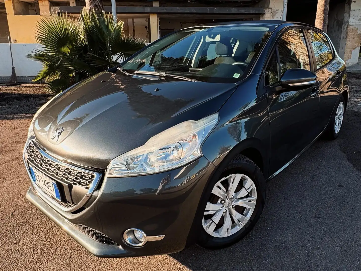 Peugeot 208 208 5p 1.2 puretech Allure E6 Grigio - 1