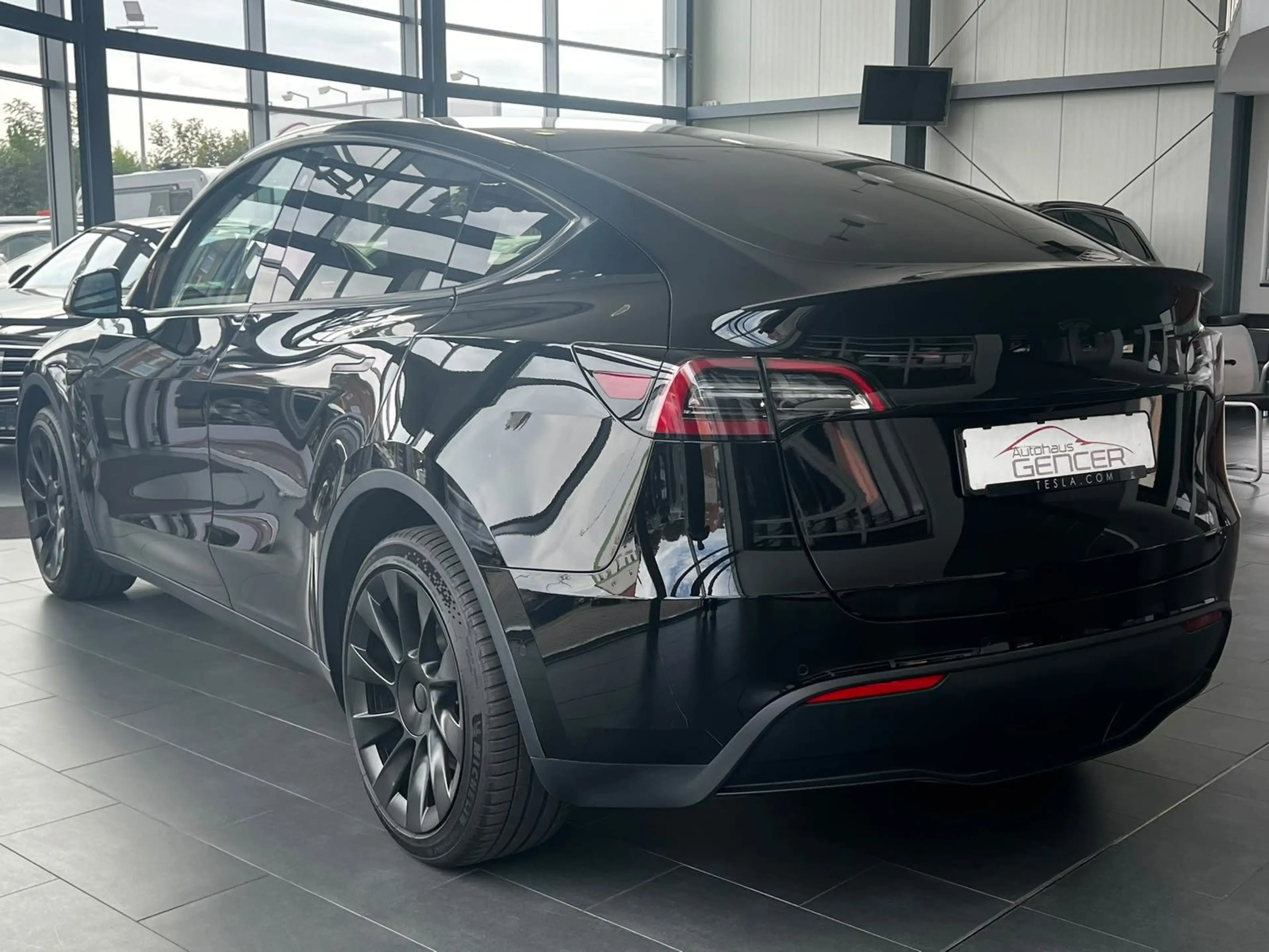 Tesla Model Y Long Range Dual AWD "LED/Pano/ACC/Klima" — photo 6