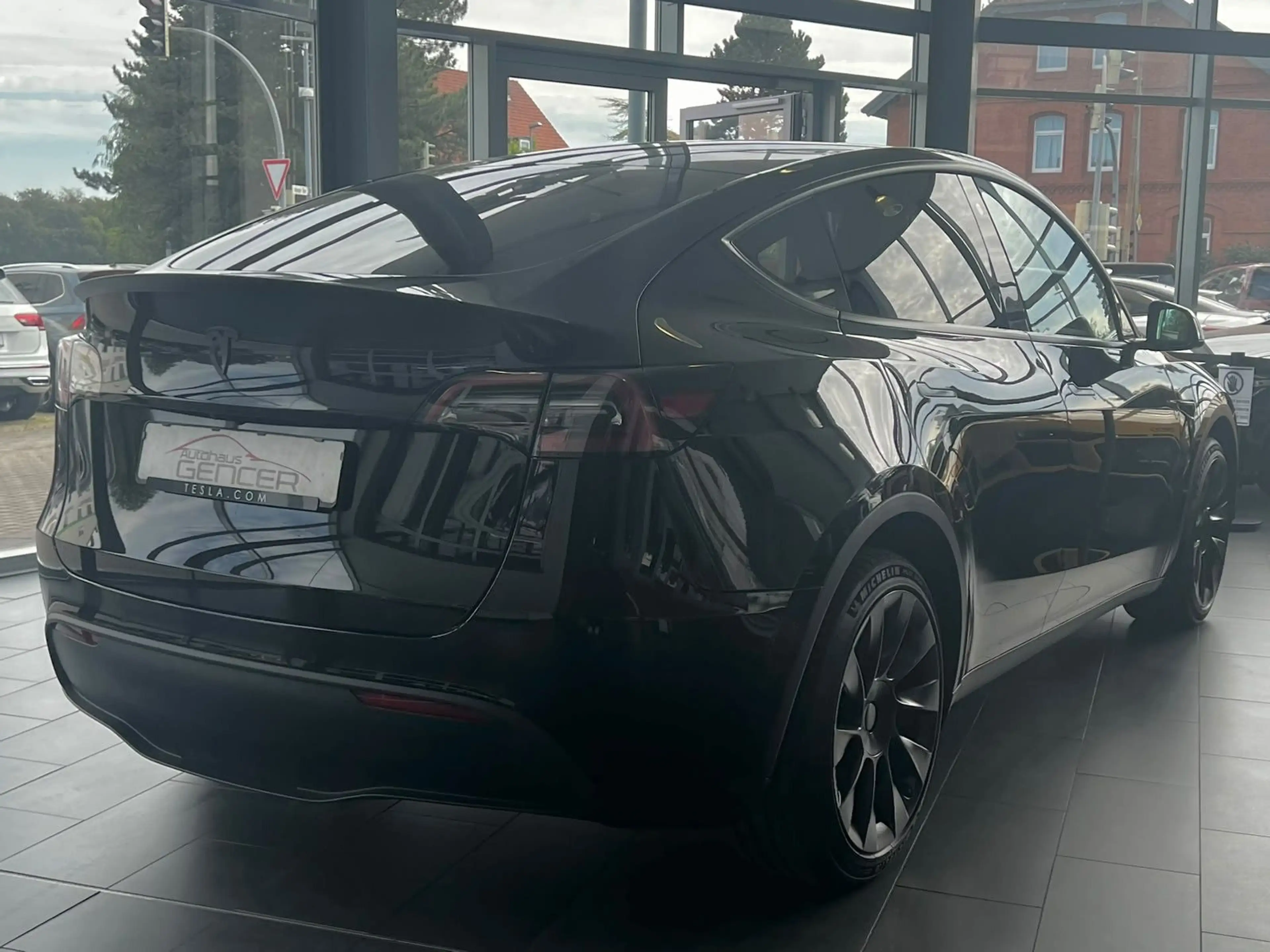 Tesla Model Y Long Range Dual AWD "LED/Pano/ACC/Klima" — photo 4