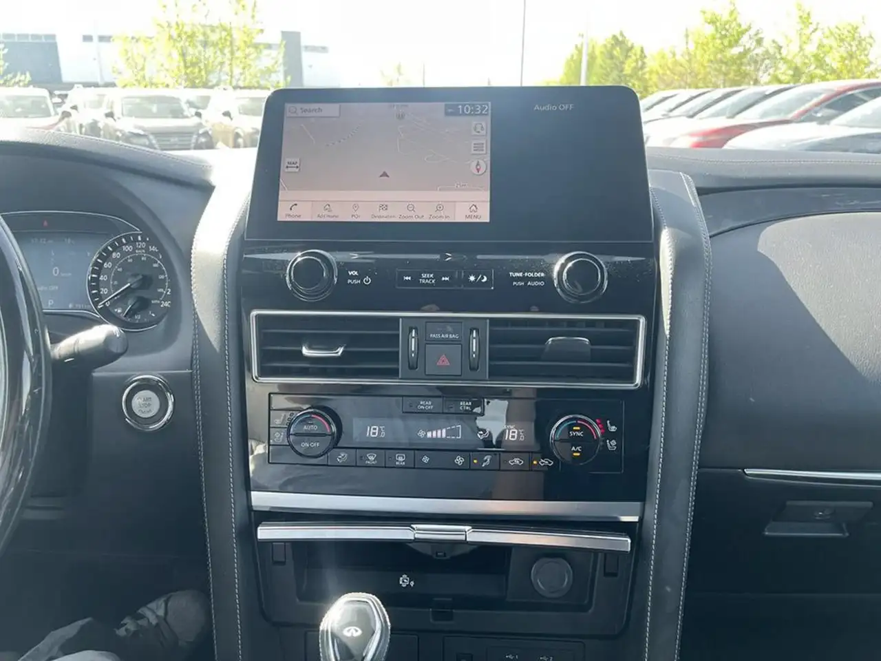 Infiniti QX80 снимка Infiniti QX80