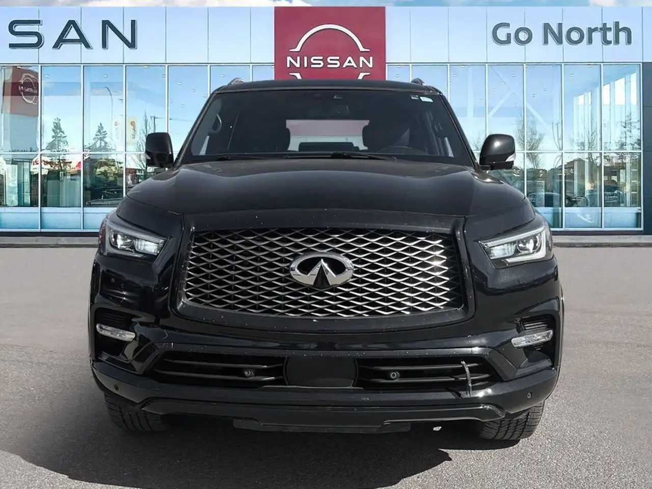 Infiniti QX80 снимка Infiniti QX80