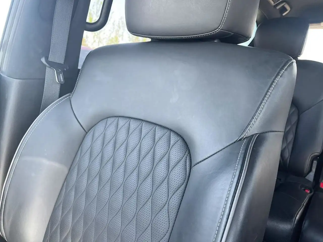Infiniti QX80 снимка Infiniti QX80