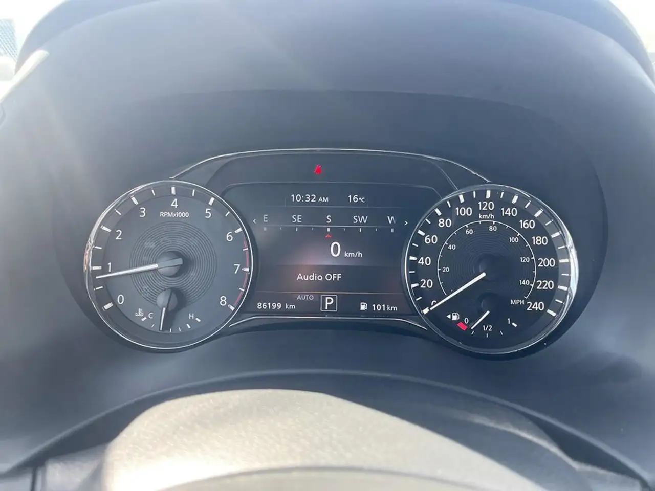 Infiniti QX80 снимка Infiniti QX80