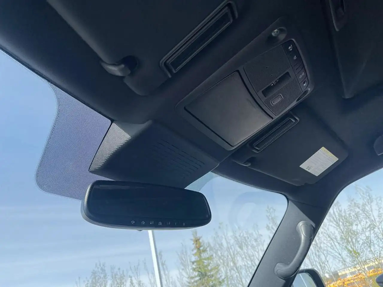 Infiniti QX80 снимка Infiniti QX80