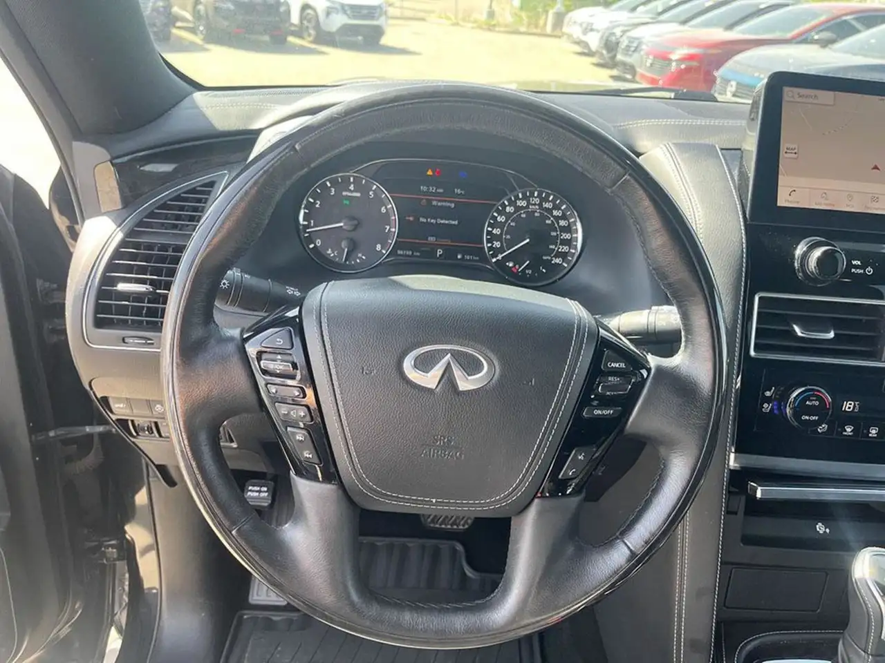 Infiniti QX80 снимка Infiniti QX80