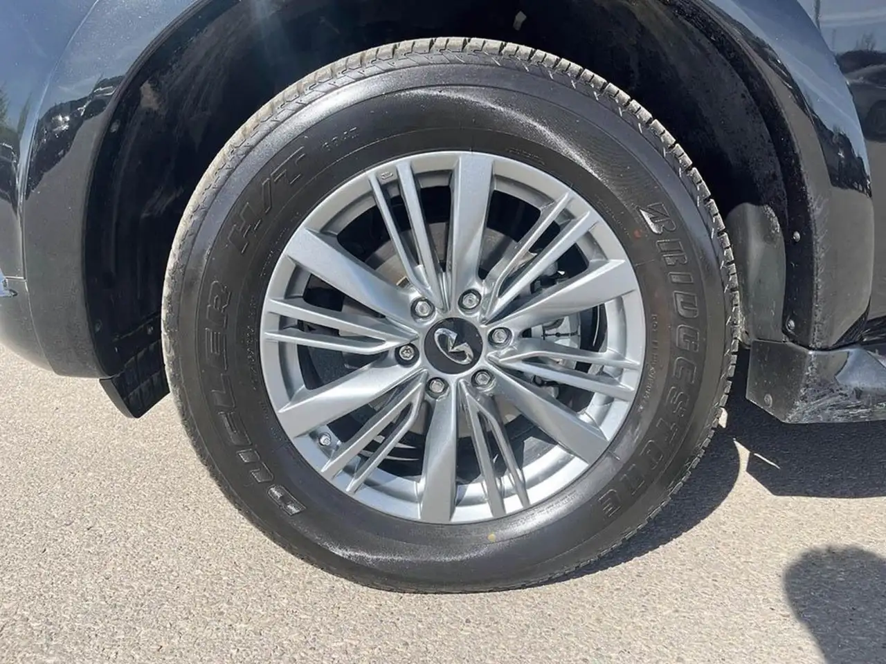 Infiniti QX80 снимка Infiniti QX80