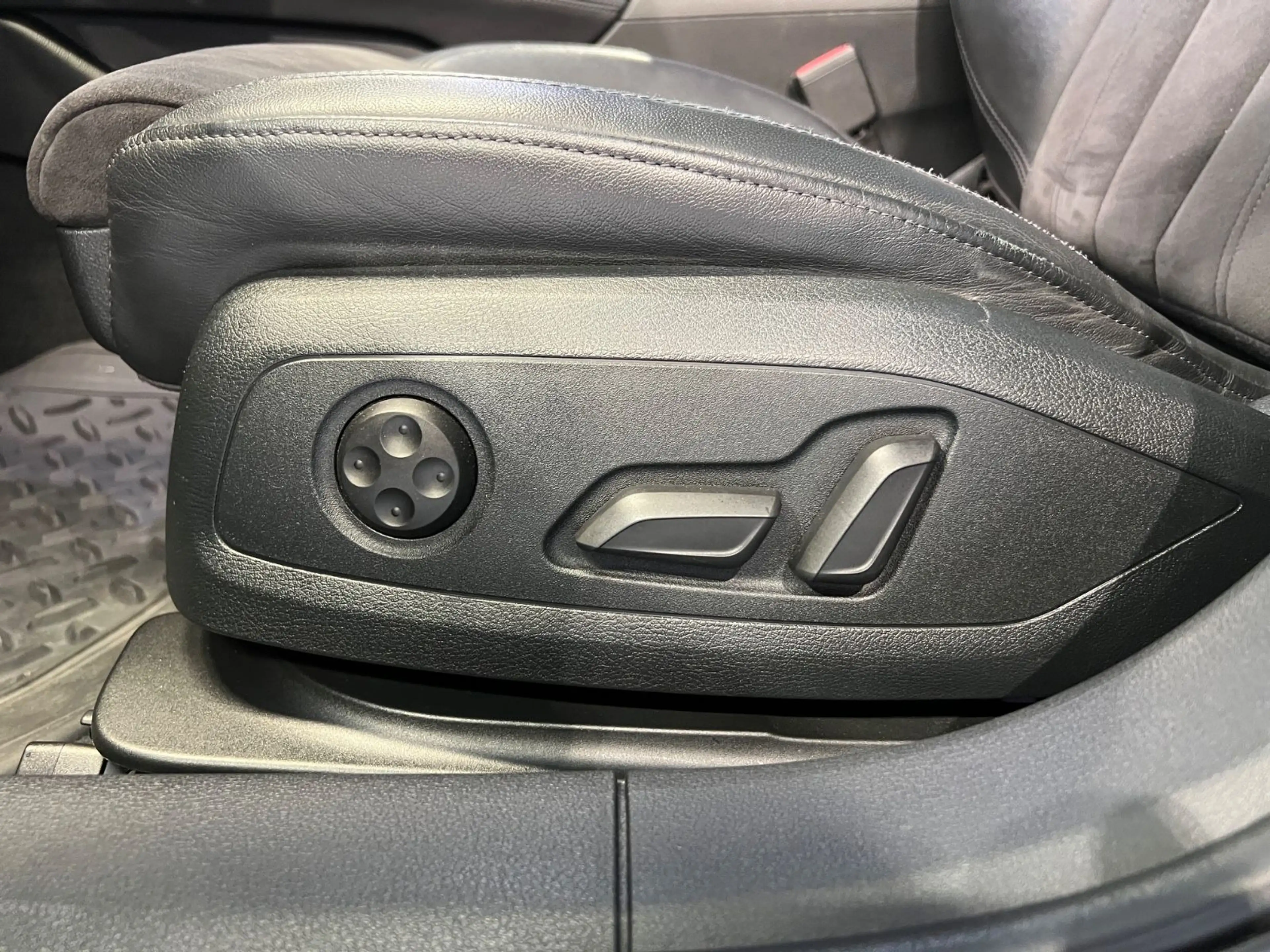 Audi A4 allroad quattro*ALCANTARA*MEMORY*TOTWINKEL — photo 10