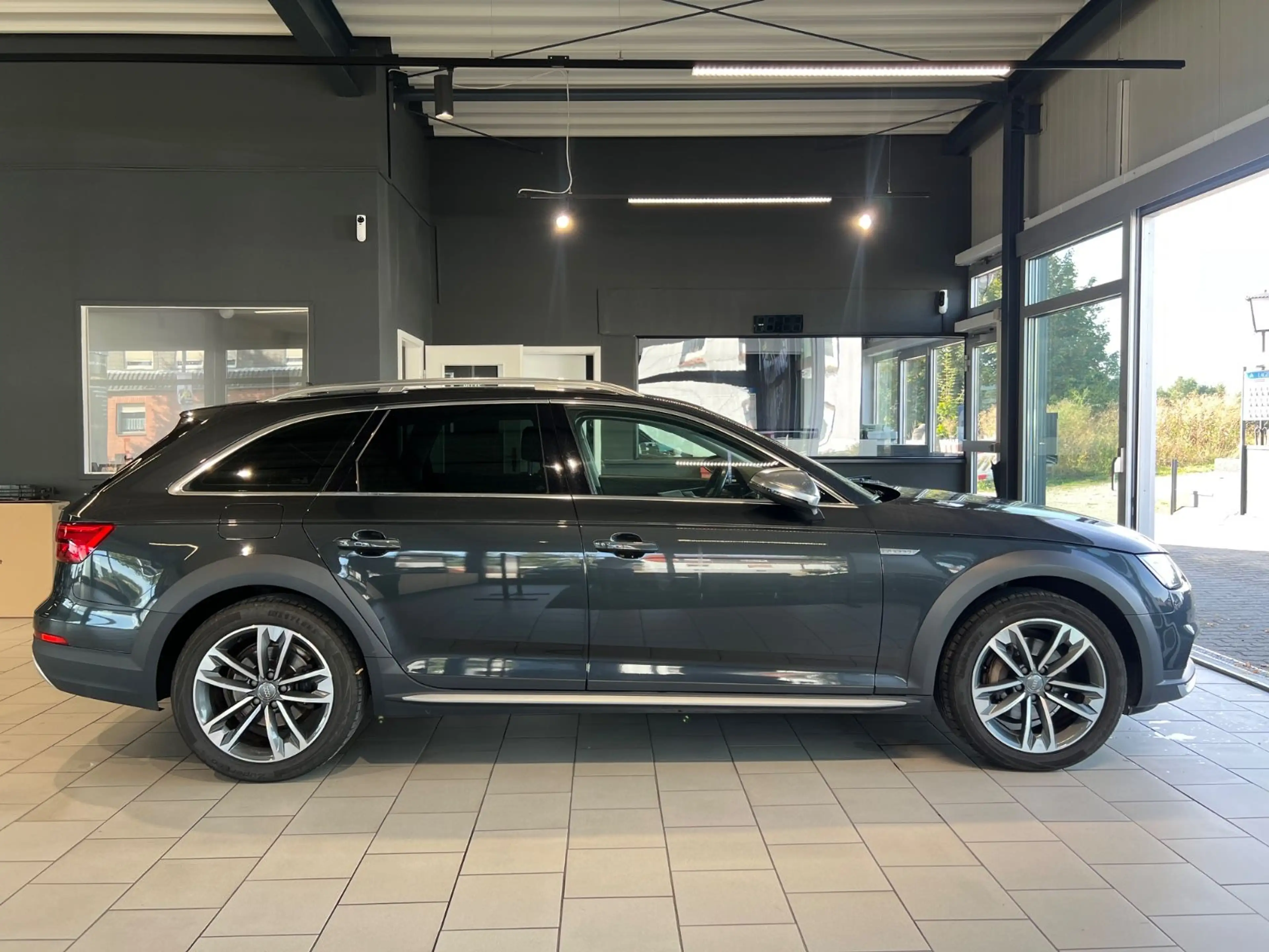 Audi A4 allroad quattro*ALCANTARA*MEMORY*TOTWINKEL — photo 8