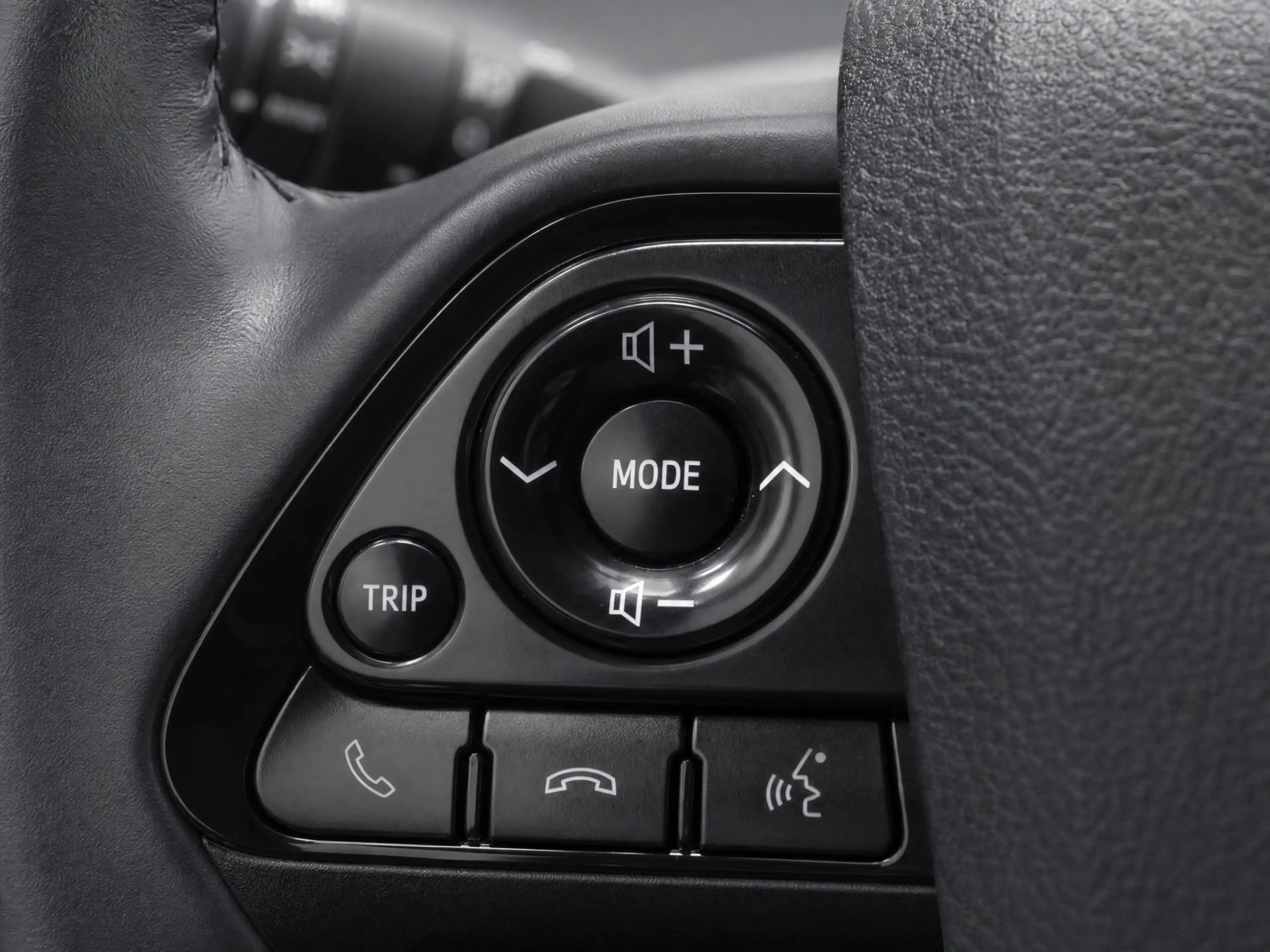 Toyota Prius 1.8 Dynamic // NAVI // CAMERA // ADAPTIVE CRUISE / — photo 14