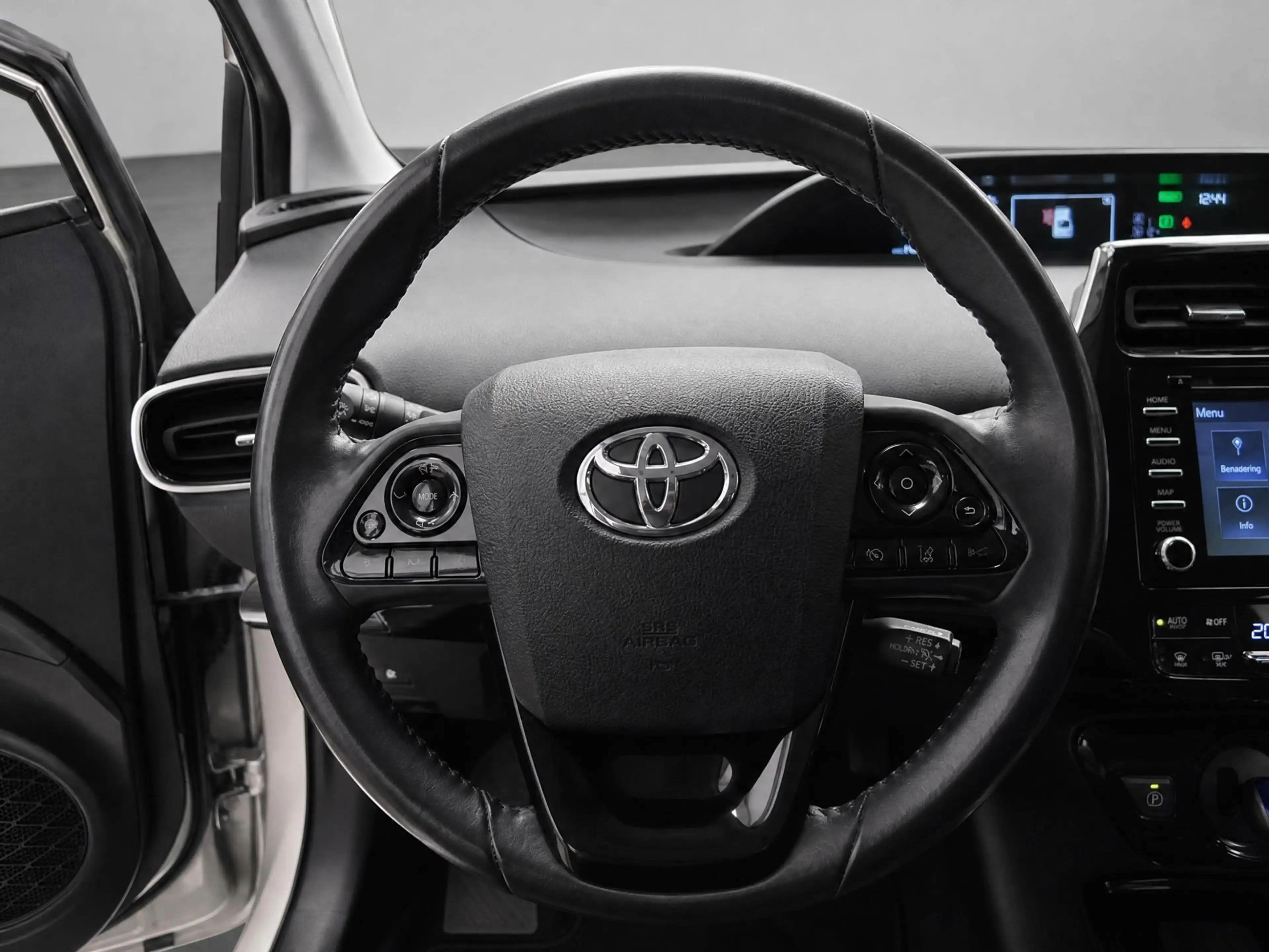 Toyota Prius 1.8 Dynamic // NAVI // CAMERA // ADAPTIVE CRUISE / — photo 13