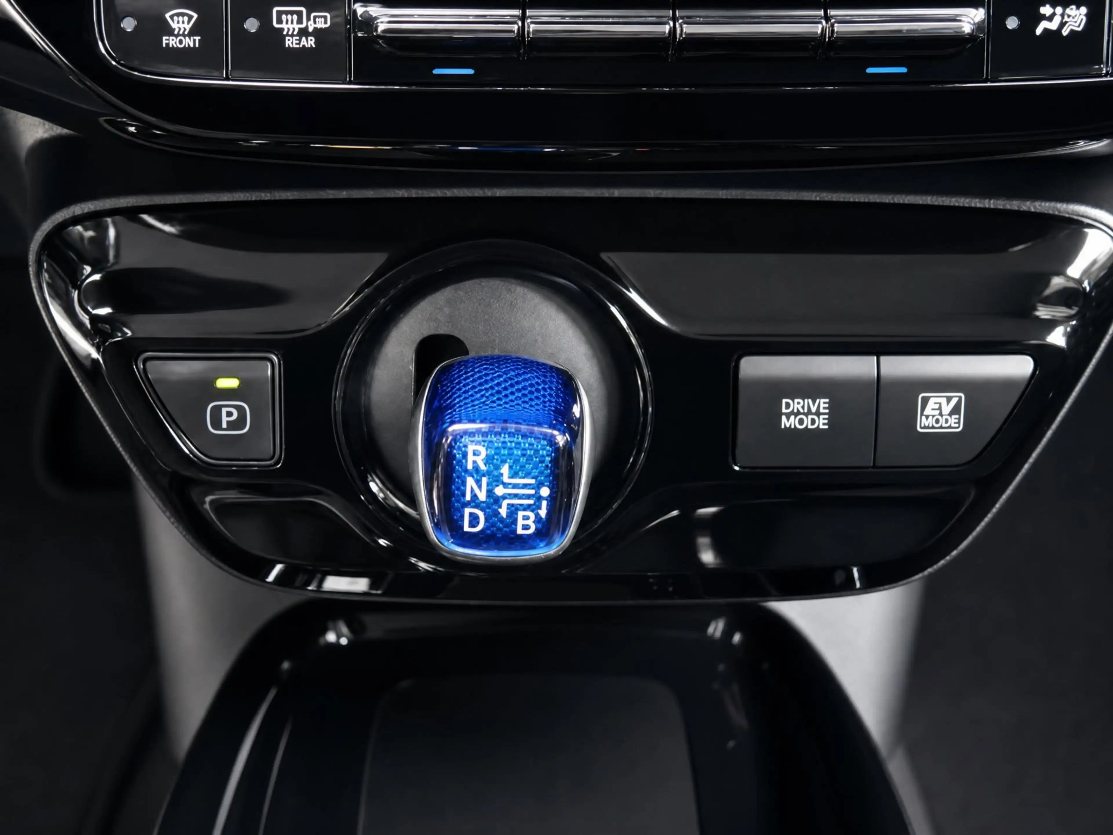 Toyota Prius 1.8 Dynamic // NAVI // CAMERA // ADAPTIVE CRUISE / — photo 17