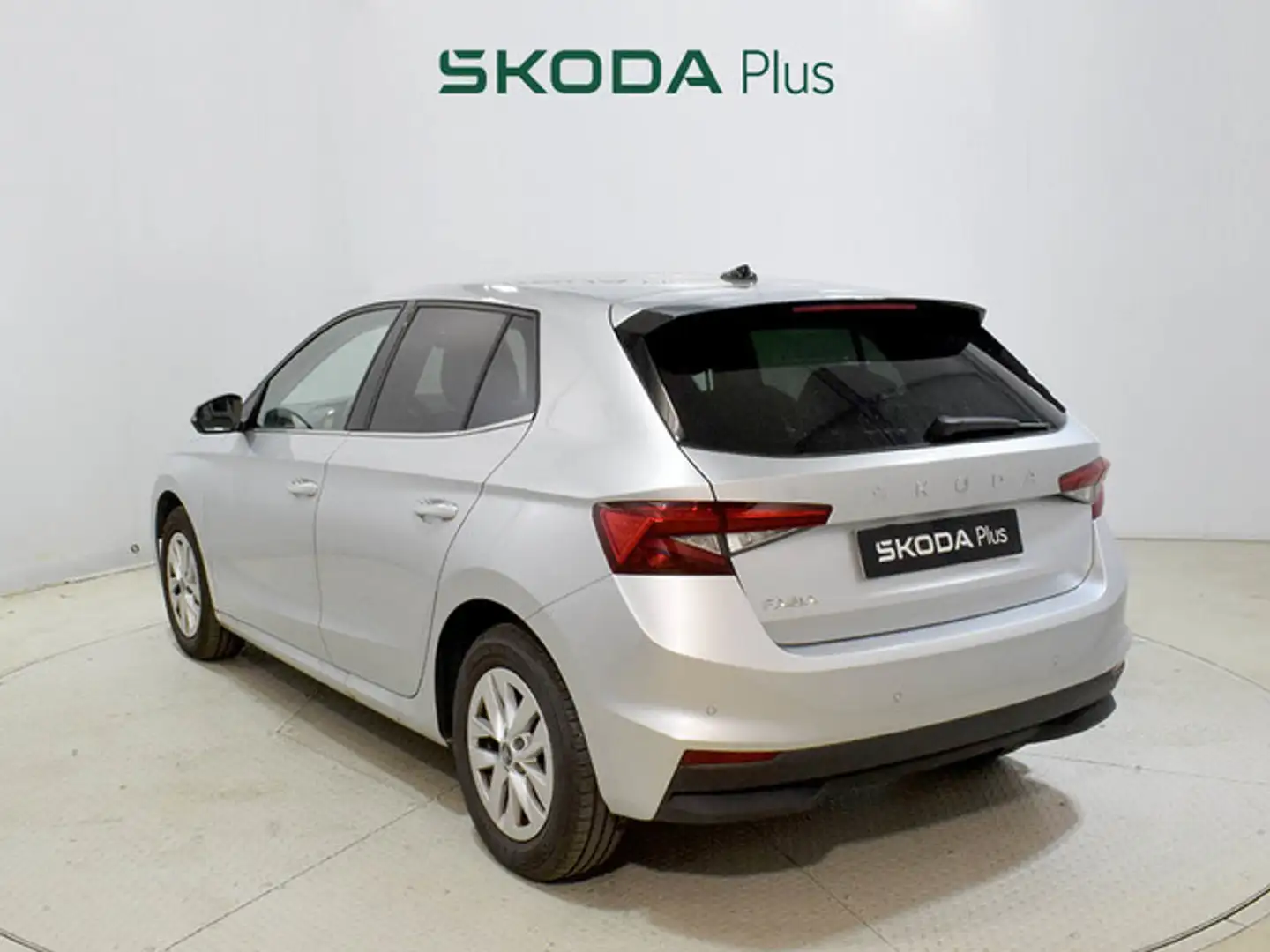 Skoda Fabia 1.0 TSI Selection DSG 85kW Plateado - 2