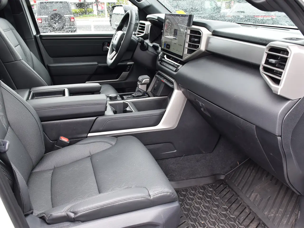 Toyota Tundra снимка Toyota Tundra