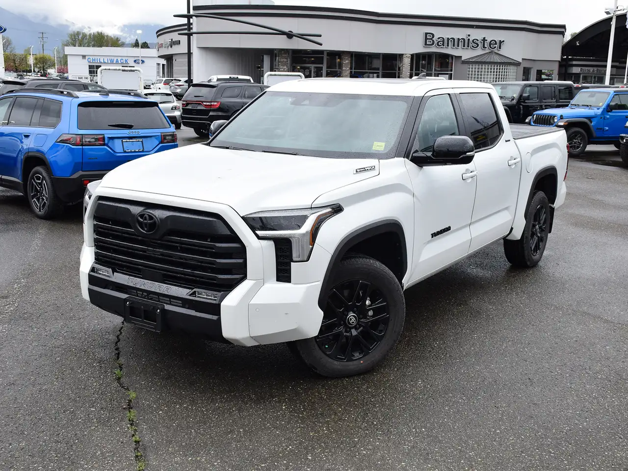 Toyota Tundra снимка Toyota Tundra