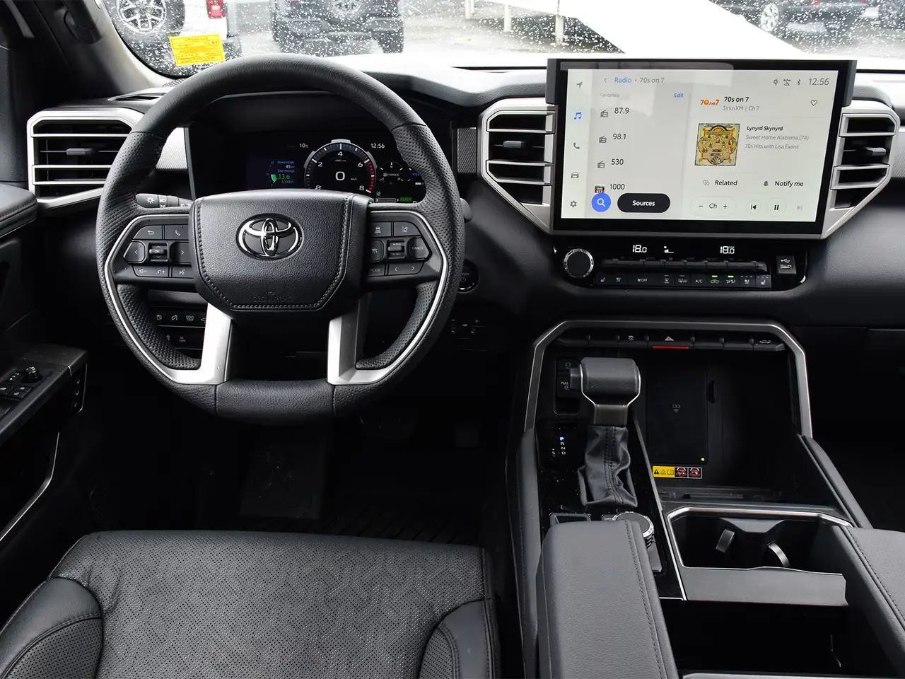 Toyota Tundra снимка Toyota Tundra