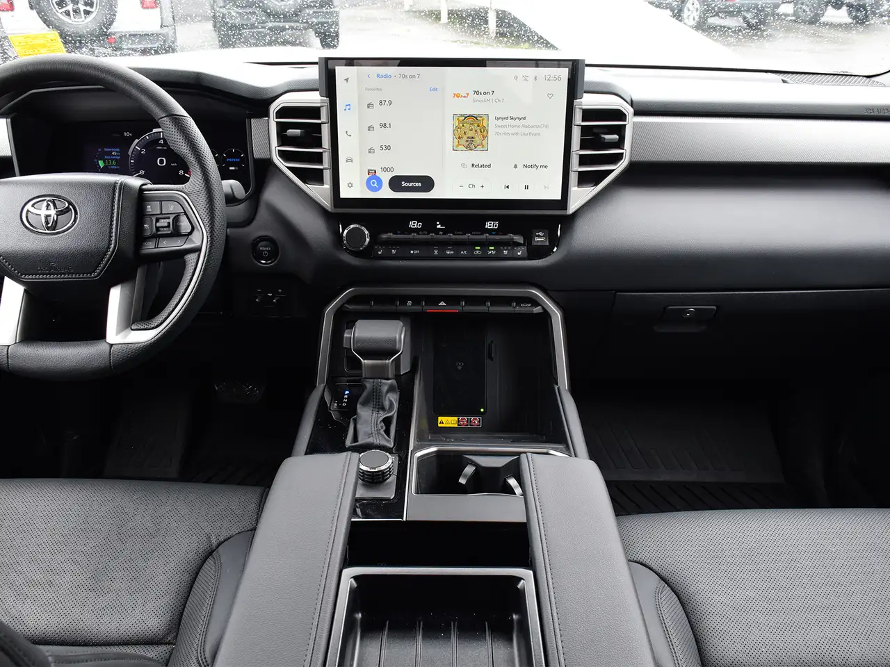 Toyota Tundra снимка Toyota Tundra