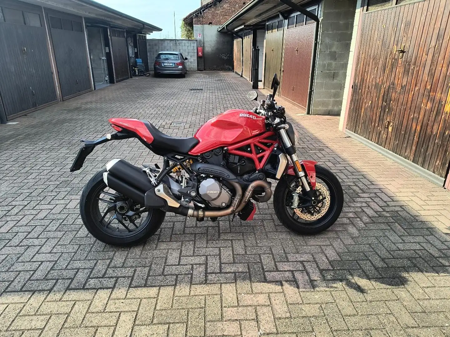 Ducati Monster 1200 standard Rosso - 1