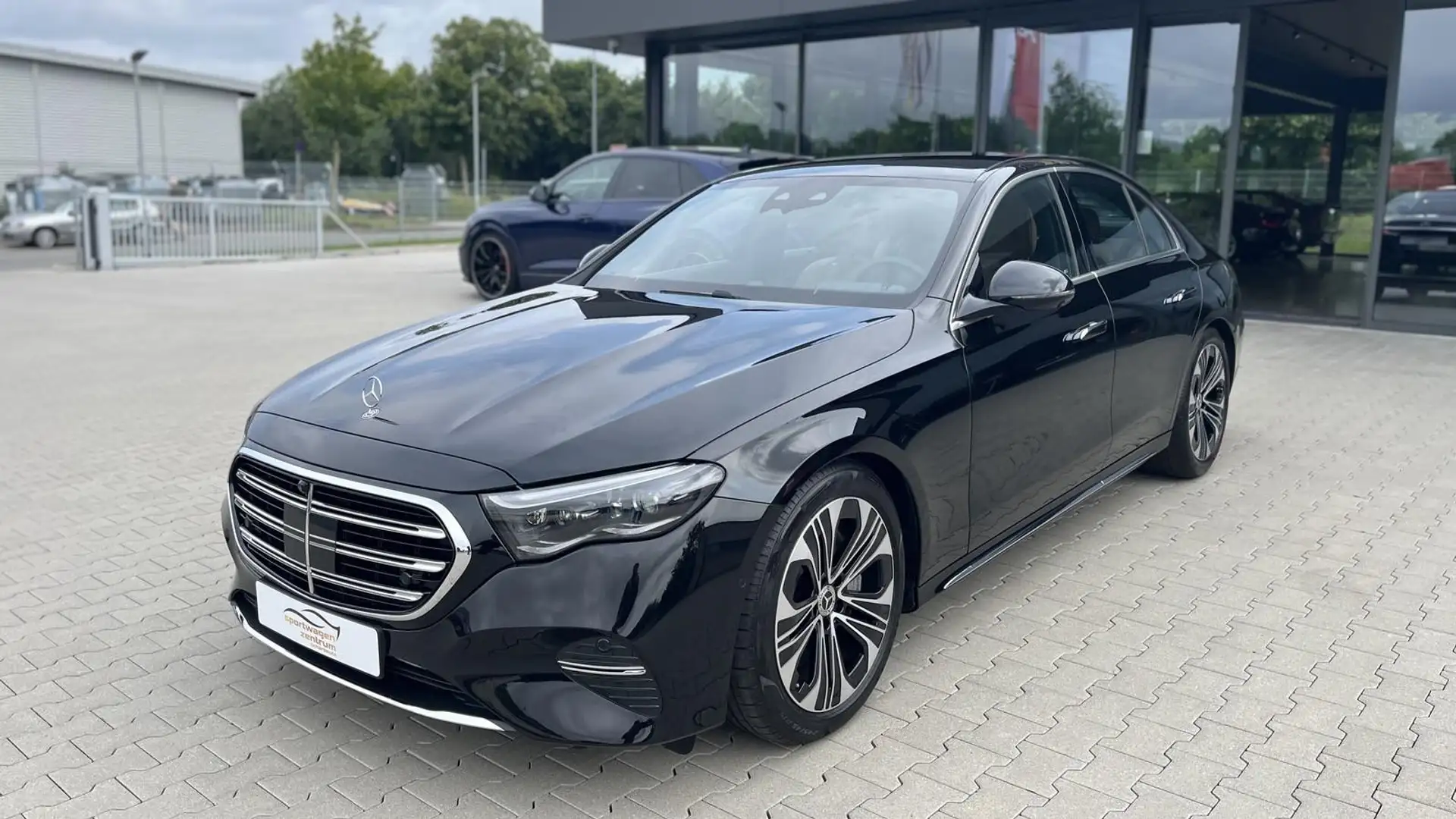 Mercedes-Benz E 220 d Exclusive Premium Plus Noir - 1