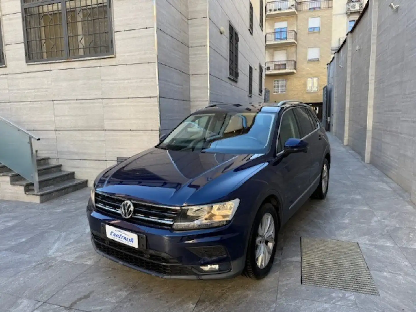 Volkswagen Tiguan 2.0 TDI SCR DSG 4MOTION Sport BMT Bleu - 1