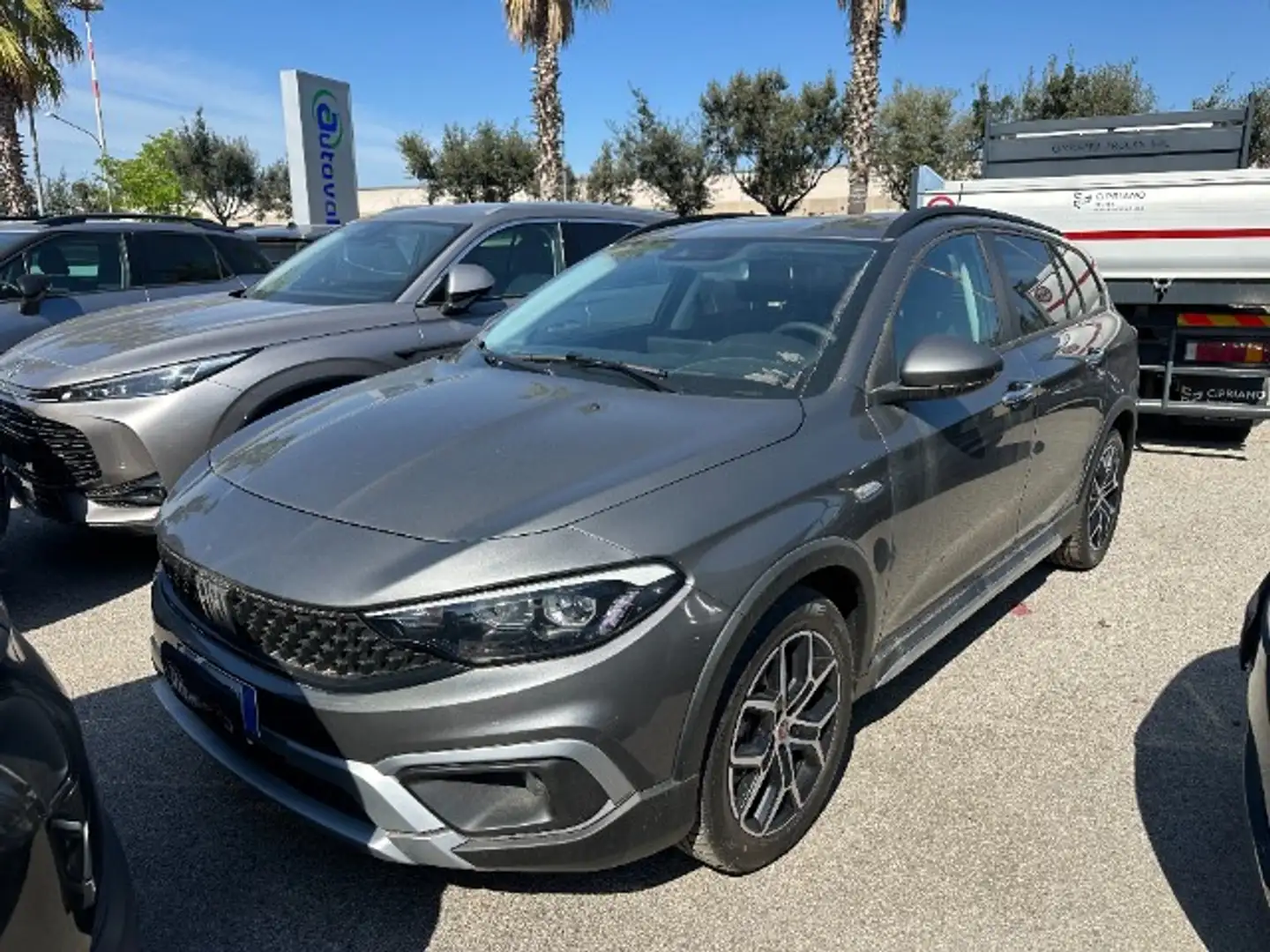 Fiat Tipo 1.5 Hybrid DCT SW Cross Šedá - 2