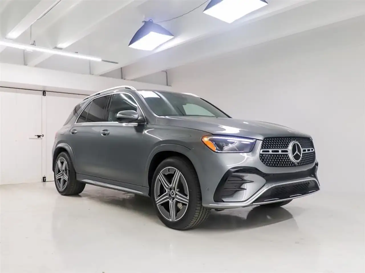 Mercedes-Benz GLE снимка Mercedes-Benz GLE