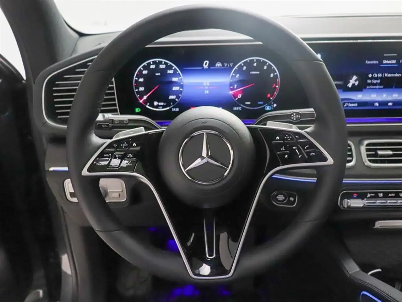 Mercedes-Benz GLE снимка Mercedes-Benz GLE