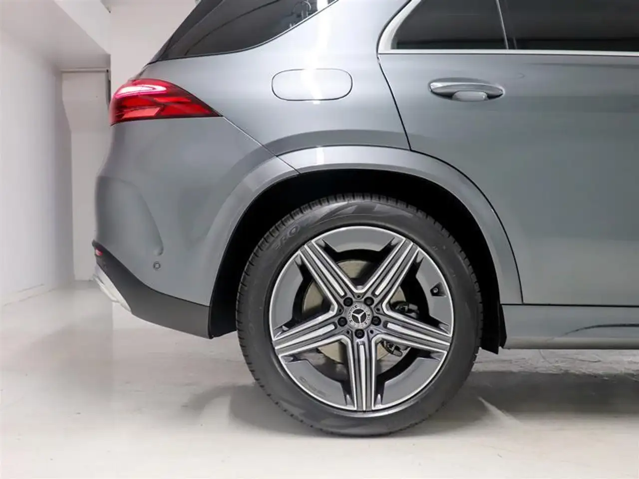 Mercedes-Benz GLE снимка Mercedes-Benz GLE