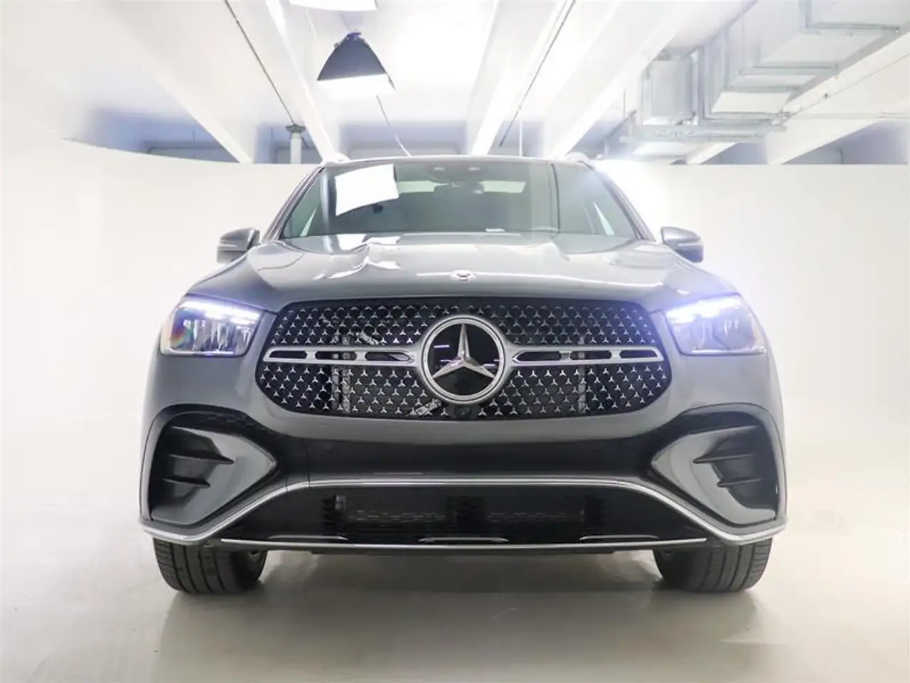 Mercedes-Benz GLE снимка Mercedes-Benz GLE