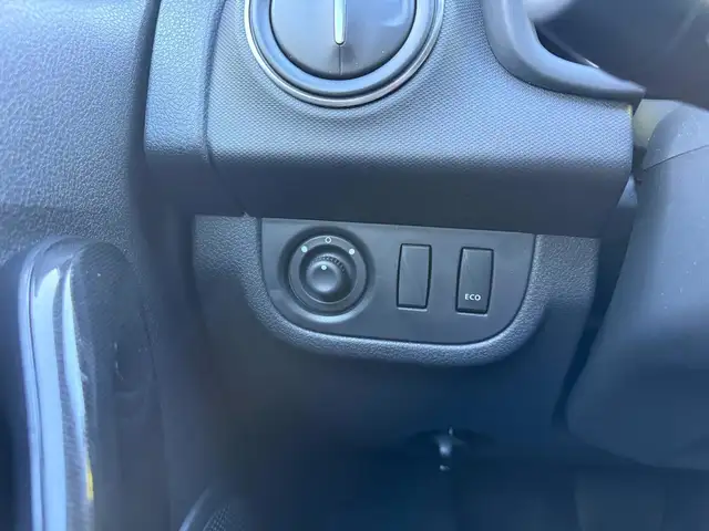 Dacia Logan view 12