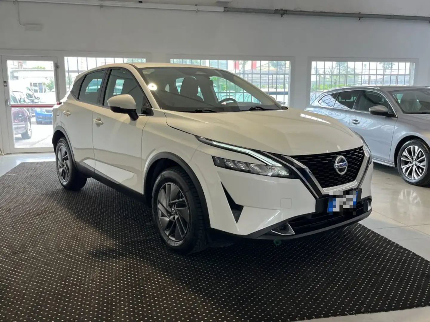 Nissan Qashqai MHEV 140 CV Business PROMO Iva Esposta Bianco - 1