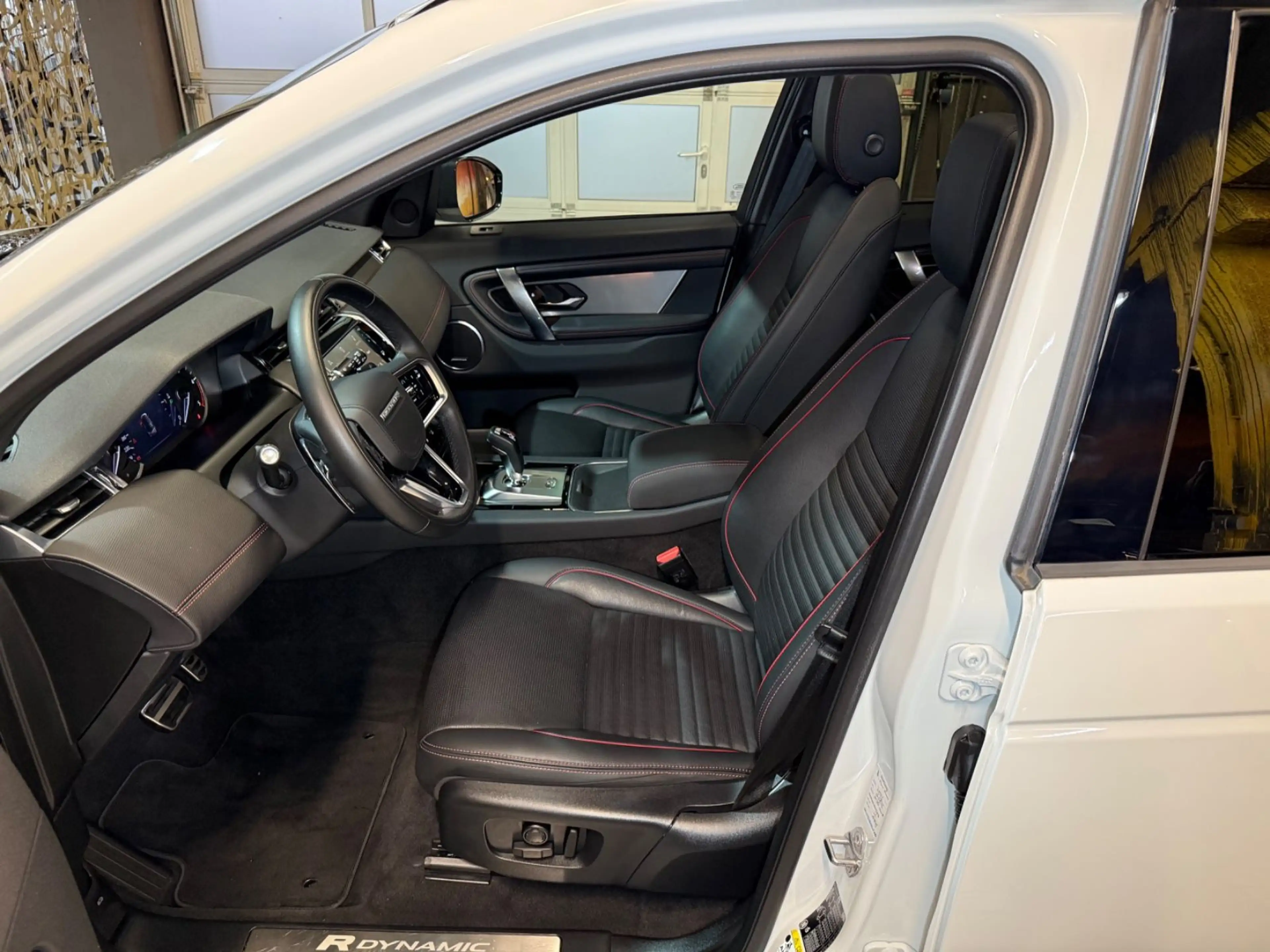 Land Rover Discovery Sport R-Dynamic AWD~PANO~HUD~LEDER — photo 12