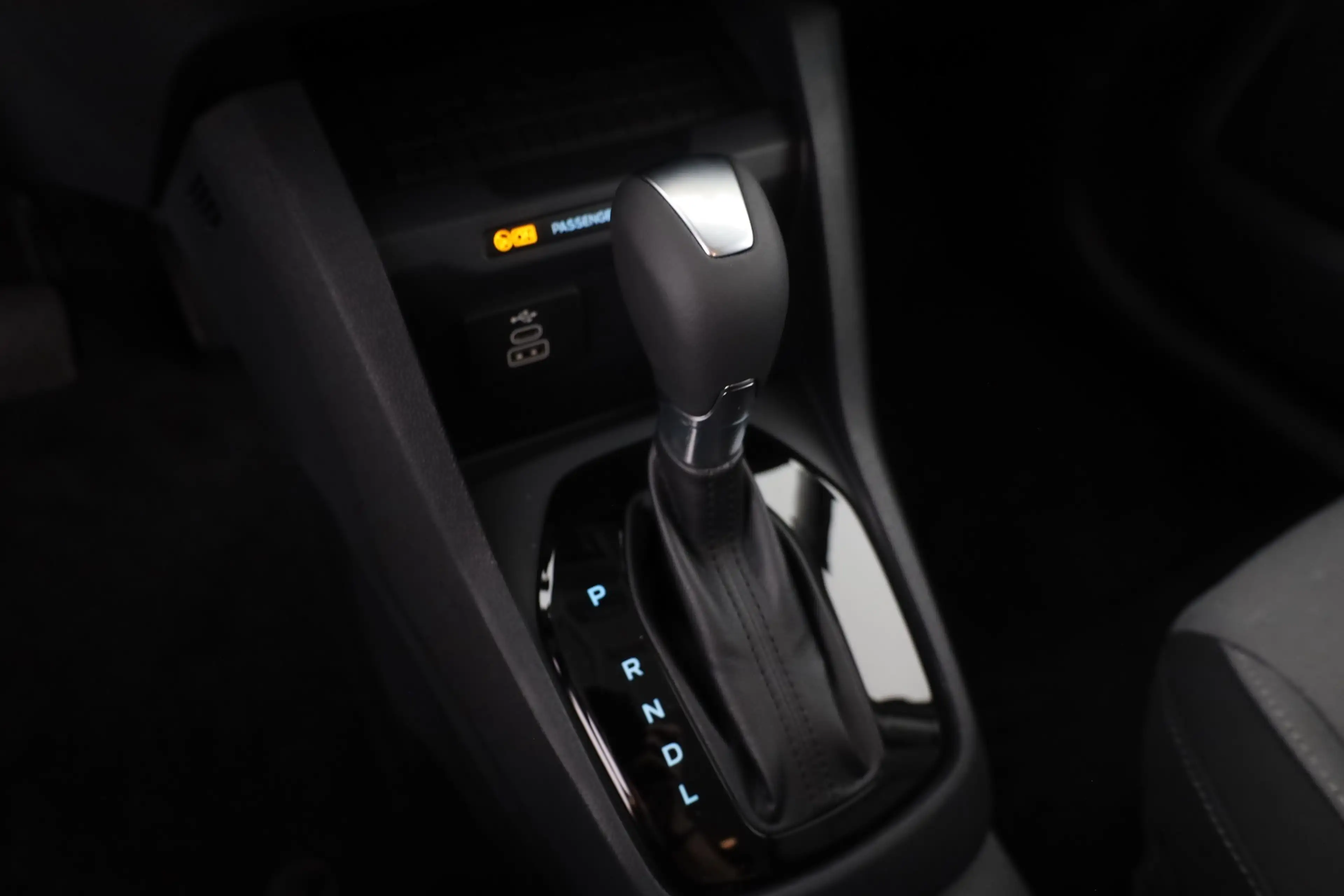Ford Tourneo Courier Titanium 1.0 EB Aut. Kamera AHK — photo 14