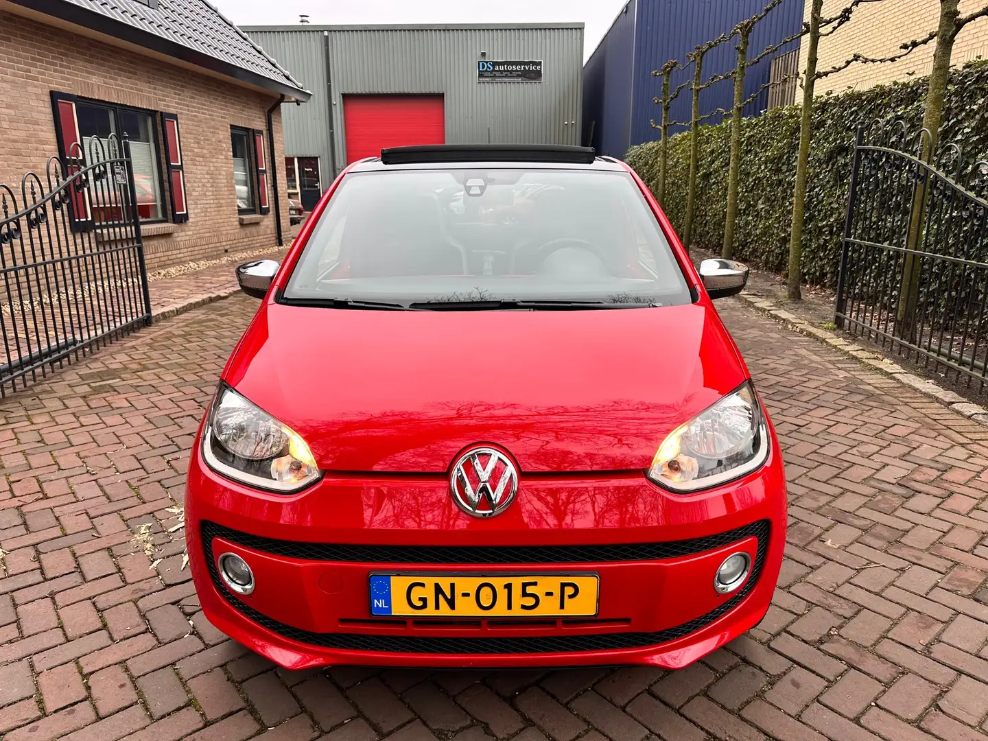 Volkswagen up! 1.0 high up! BlueMotion Rouge - 2