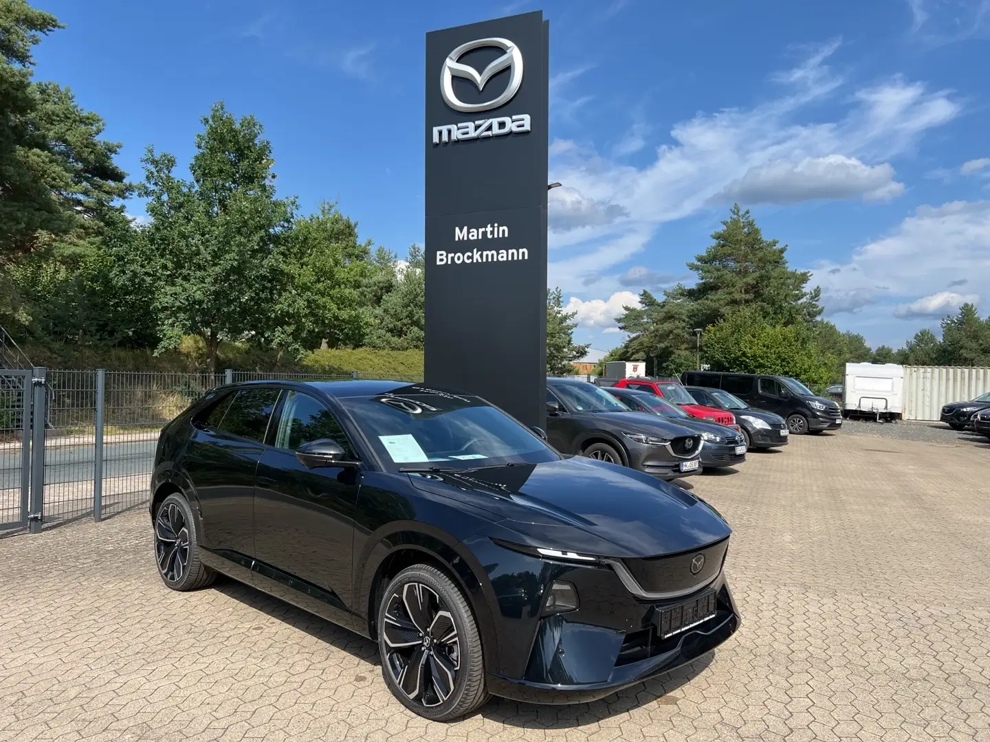 MAZDA 2