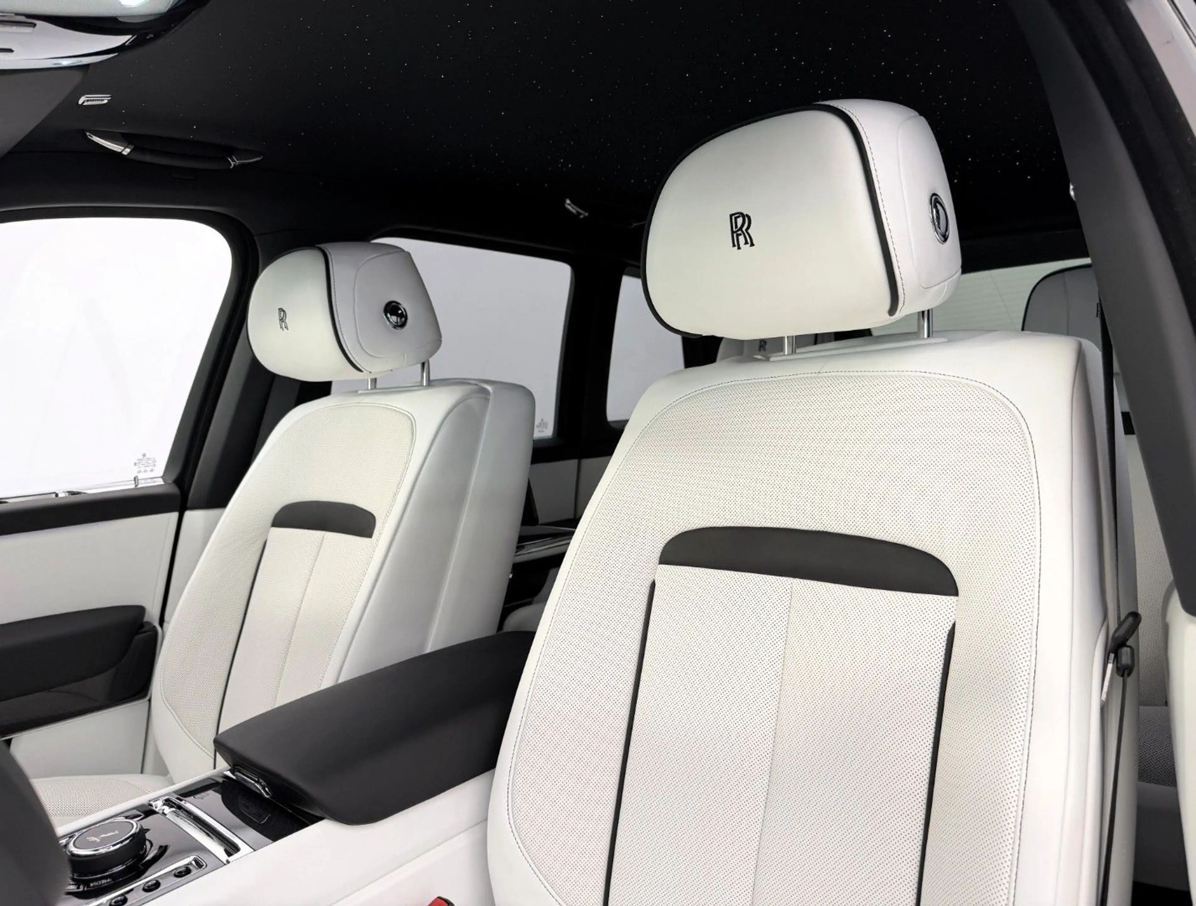 Rolls-Royce Cullinan II Black Badge 2026°Bespoke°Shoot. Star — photo 2