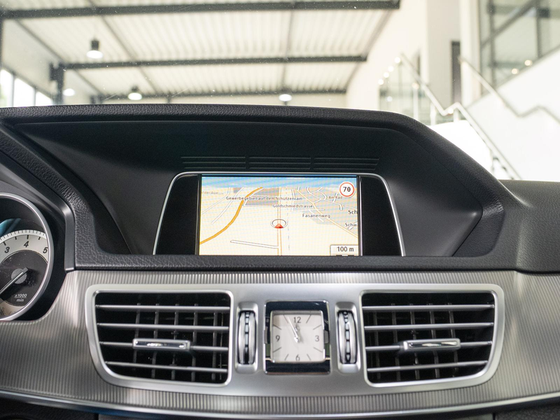 Mercedes-Benz E 200 ** AHK ** LED ** — photo 15
