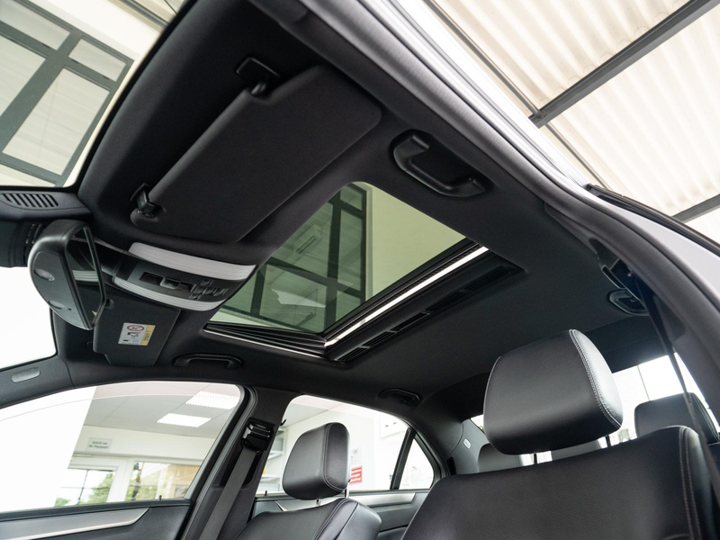 Mercedes-Benz E 200 ** AHK ** LED ** — photo 11