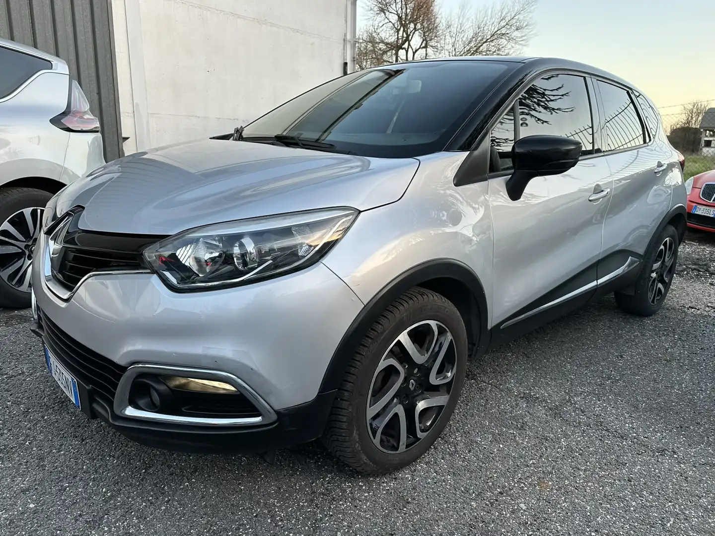 Renault Captur Captur I 2013 1.5 dci Iconic 110cv E6 Silber - 1