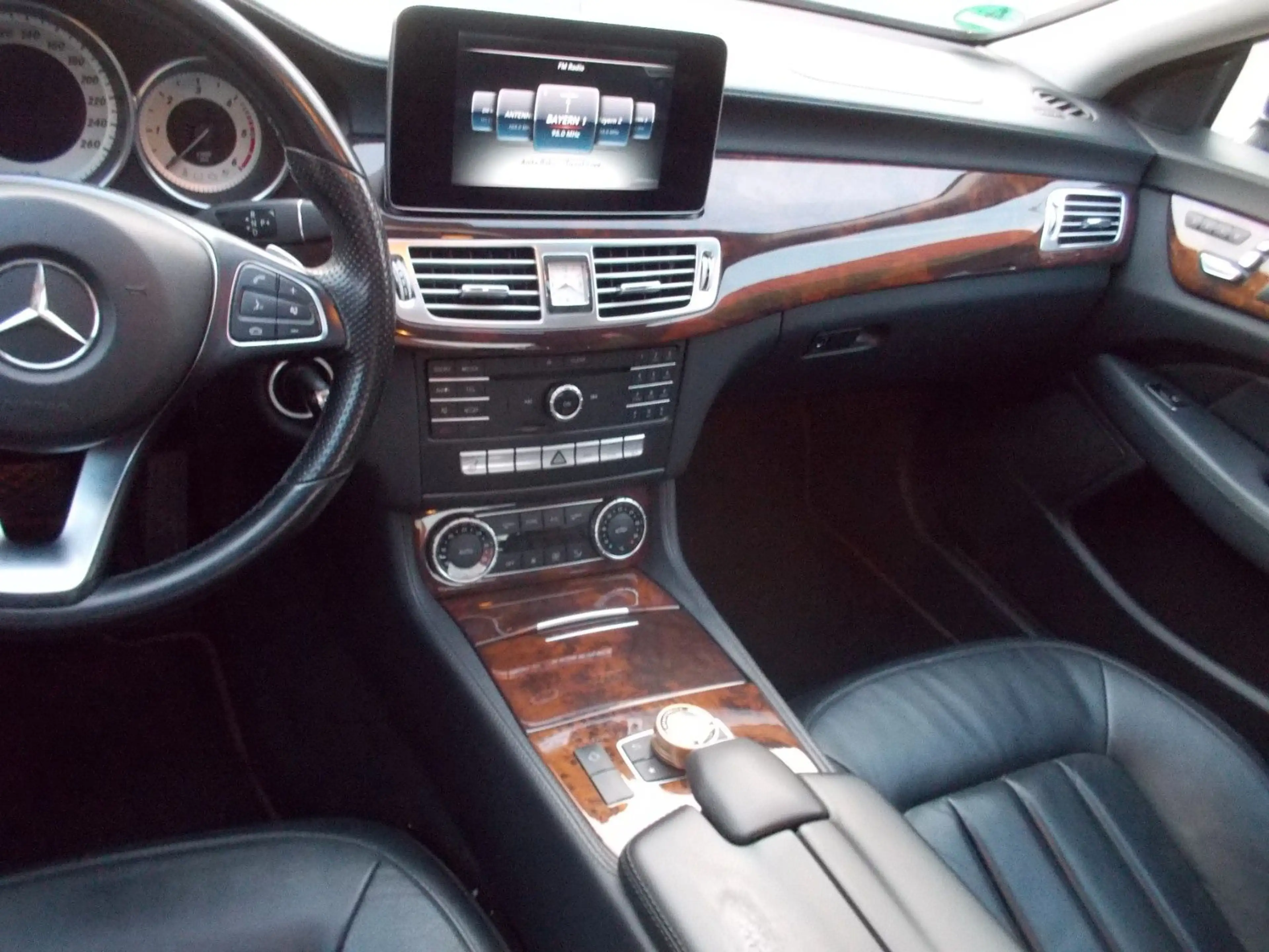 Mercedes-Benz CLS 350 CLS CLS 350 BlueTec / d — photo 6