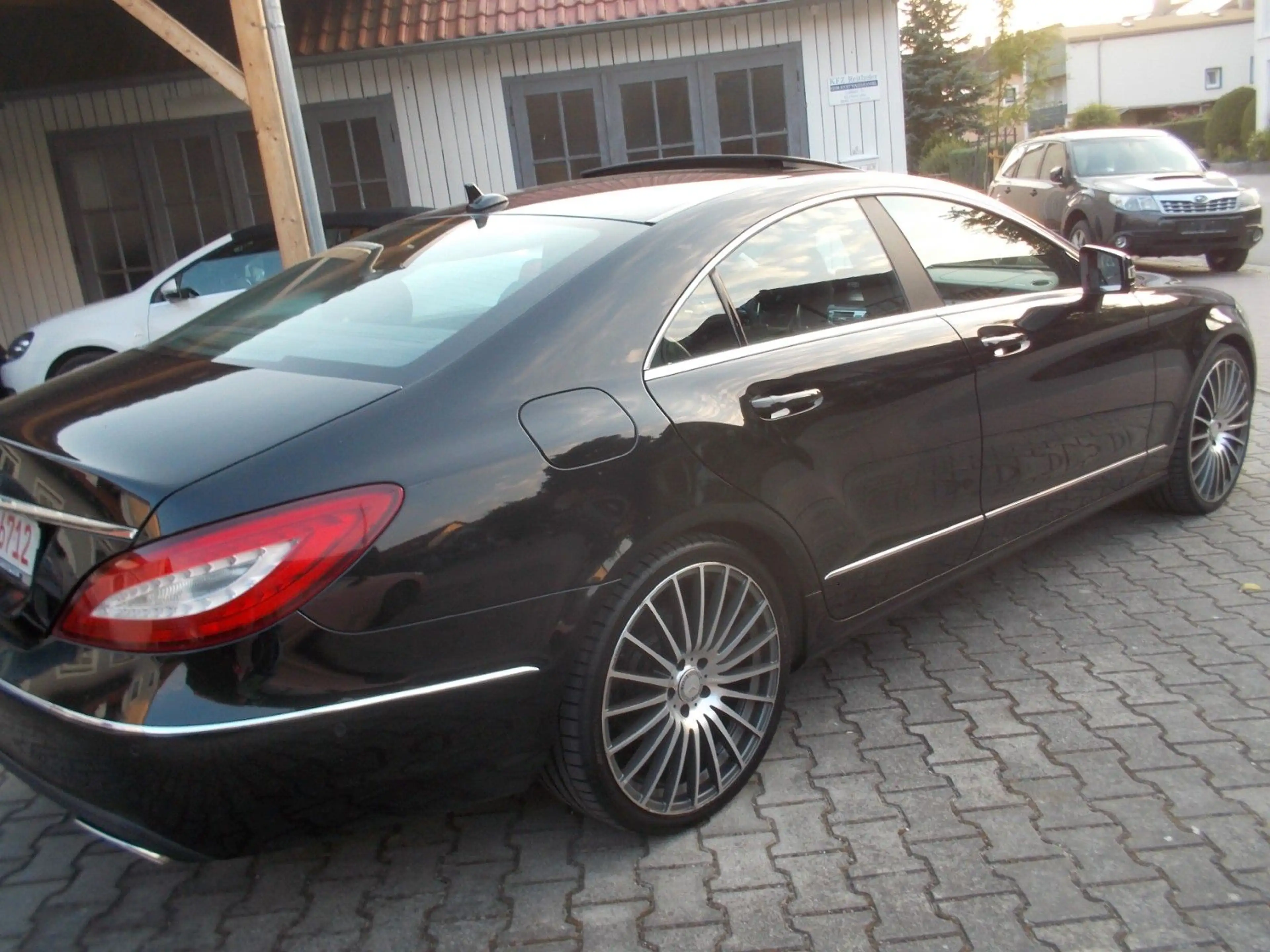 Mercedes-Benz CLS 350 CLS CLS 350 BlueTec / d — photo 2