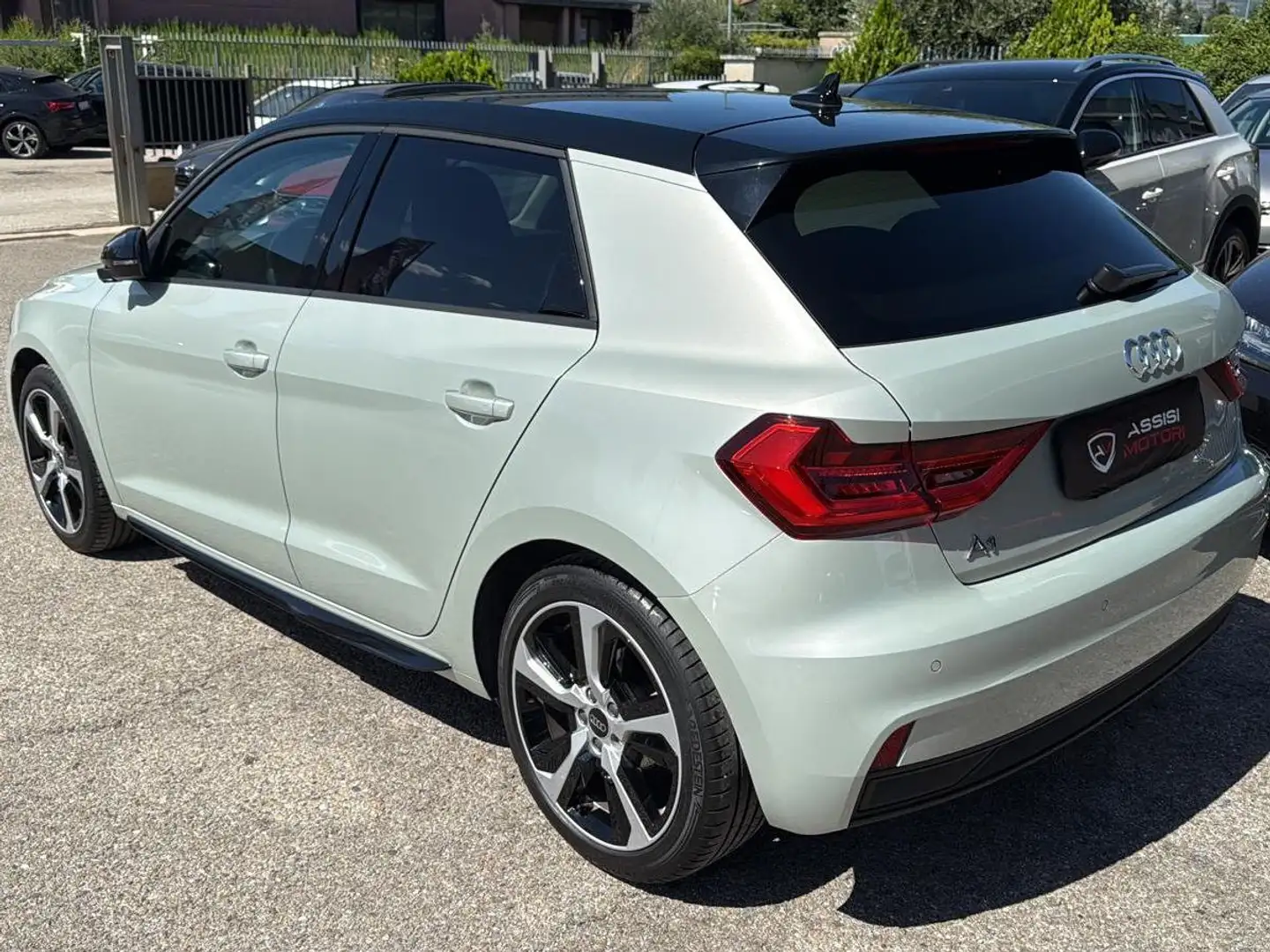 Audi A1 Sportback30 1.0tfsi Identity Black 110cv s-tronic Grigio - 2