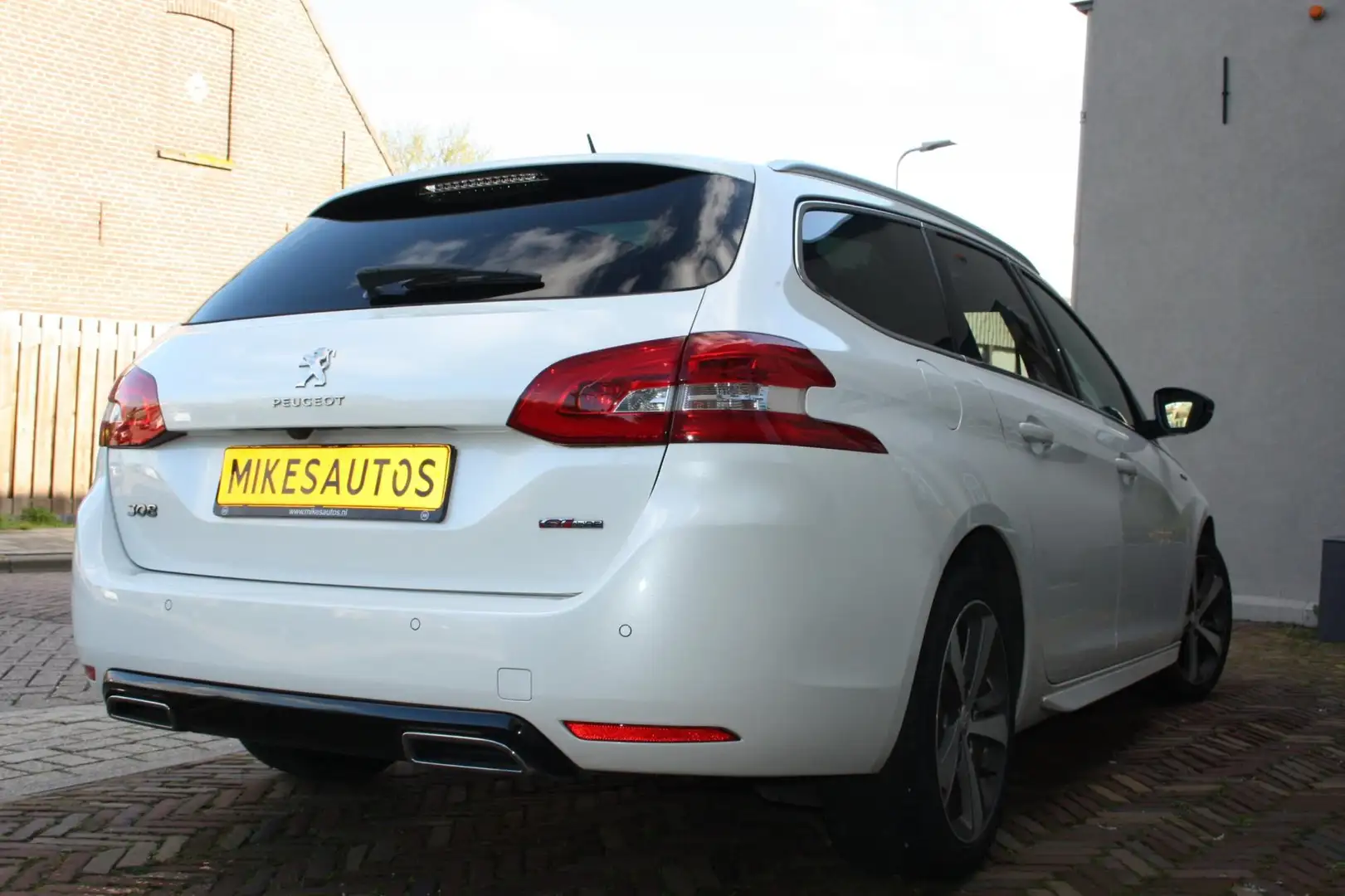 Peugeot 308 SW 1.2 PureTech GT-line 12 Mnd Garantie Wit - 2