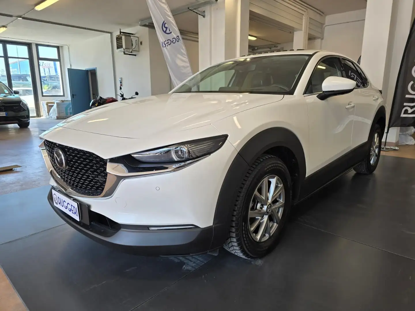 Mazda CX-30 2.0L Skyactiv-X Bianco - 1