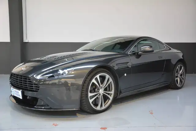 Aston Martin V12 6.0 Manuale