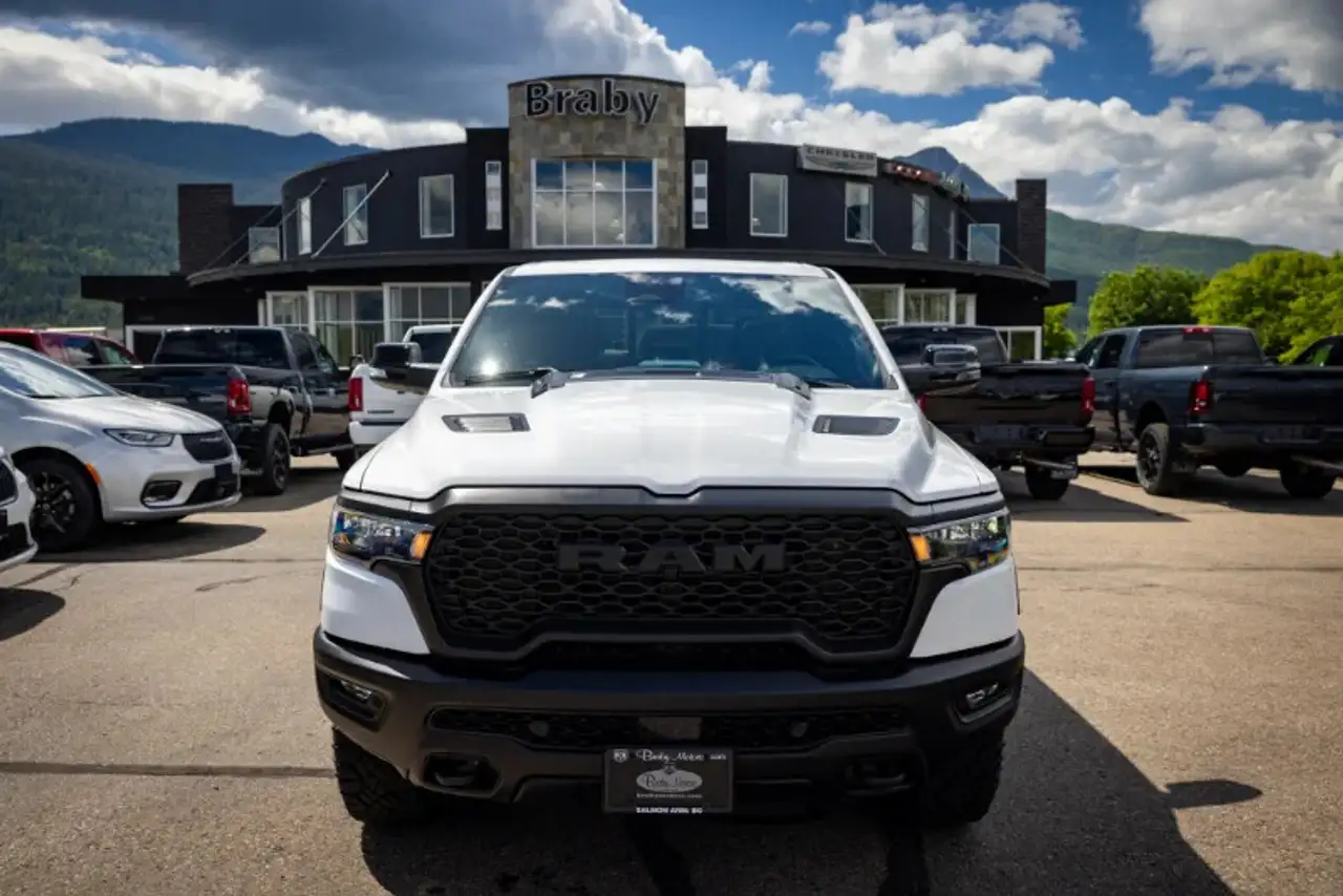 RAM 1500 снимка RAM 1500