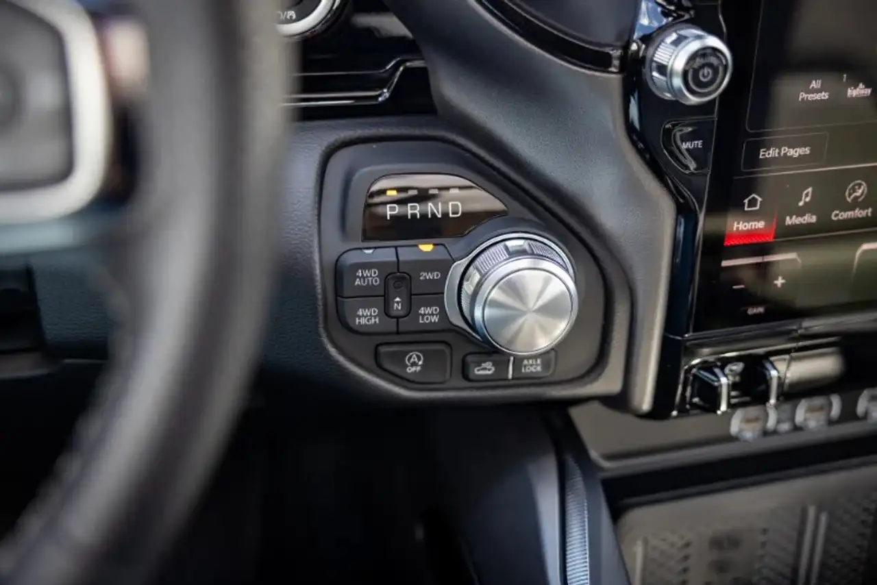 RAM 1500 снимка RAM 1500