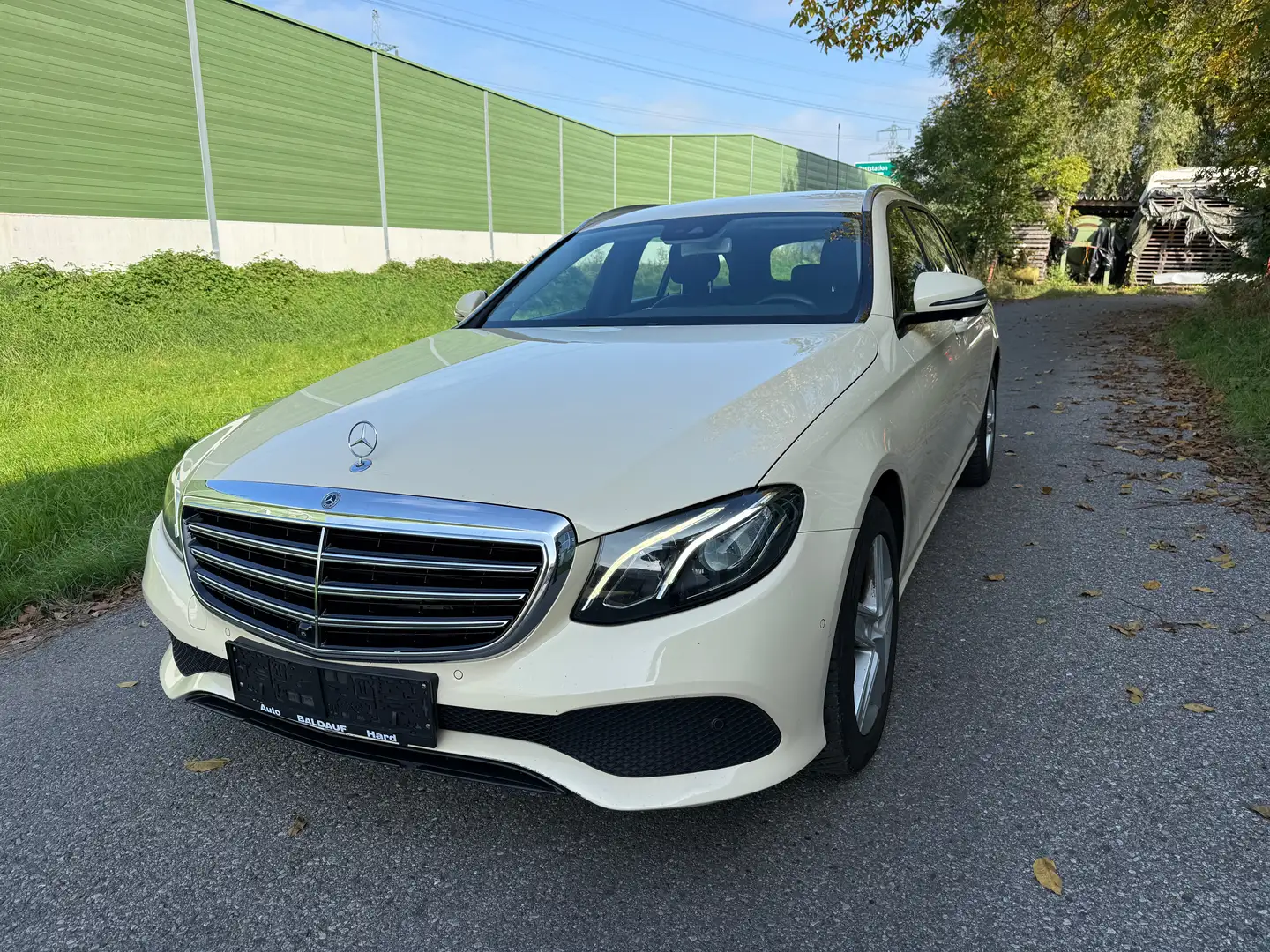 Mercedes-Benz E 220 E 220 d Beige - 2