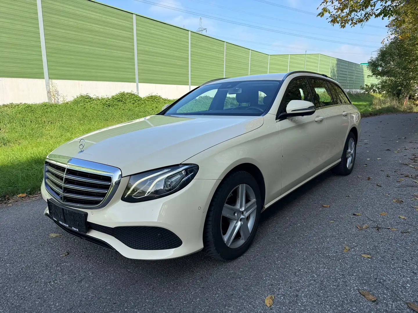 Mercedes-Benz E 220 E 220 d Beige - 1