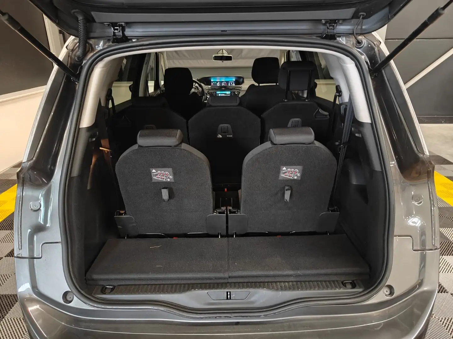 Citroen Grand C4 SpaceTourer 1.2 Automaat Feel 7-zit/LED/Virtual/PDC/Apple/GPS Grau - 2